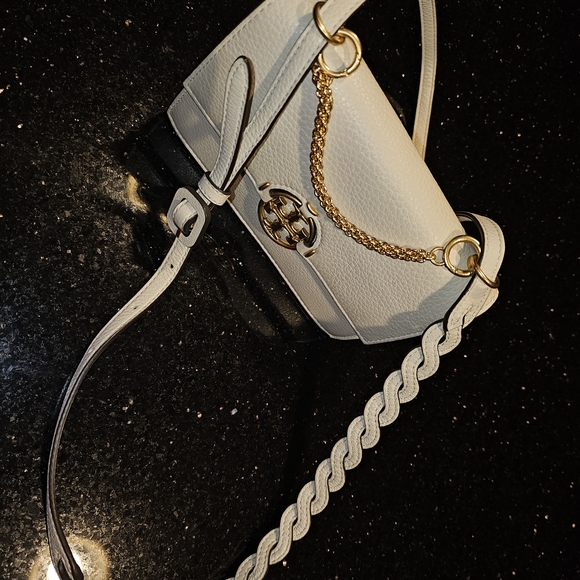 Tory Burch White Crossbody Bag with Gold Chain - Picture 5 of 12